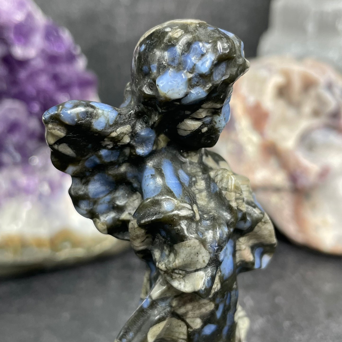 Que Sera Praying Angel Crystal Carving