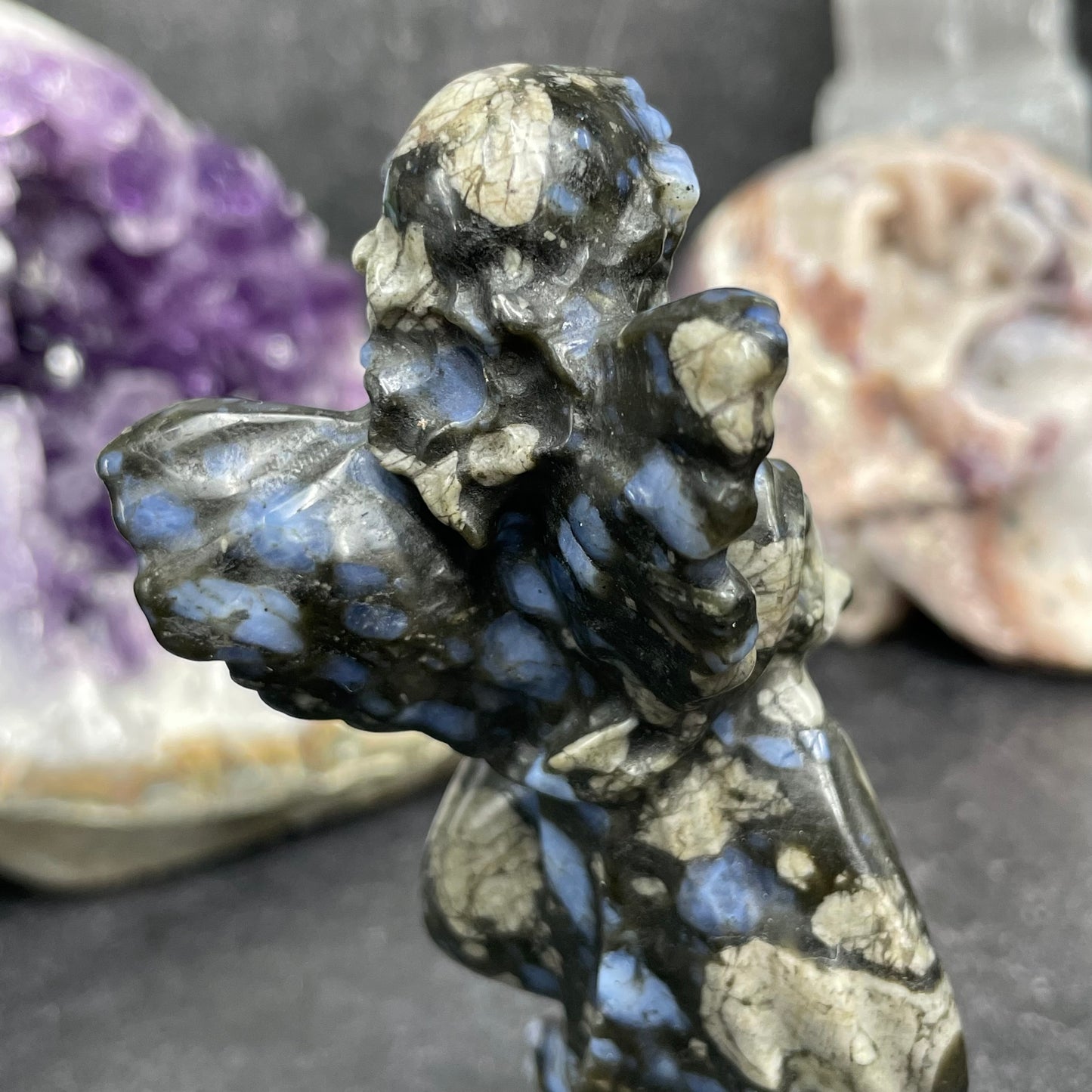 Que Sera Praying Angel Crystal Carving