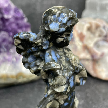 Que Sera Praying Angel Crystal Carving